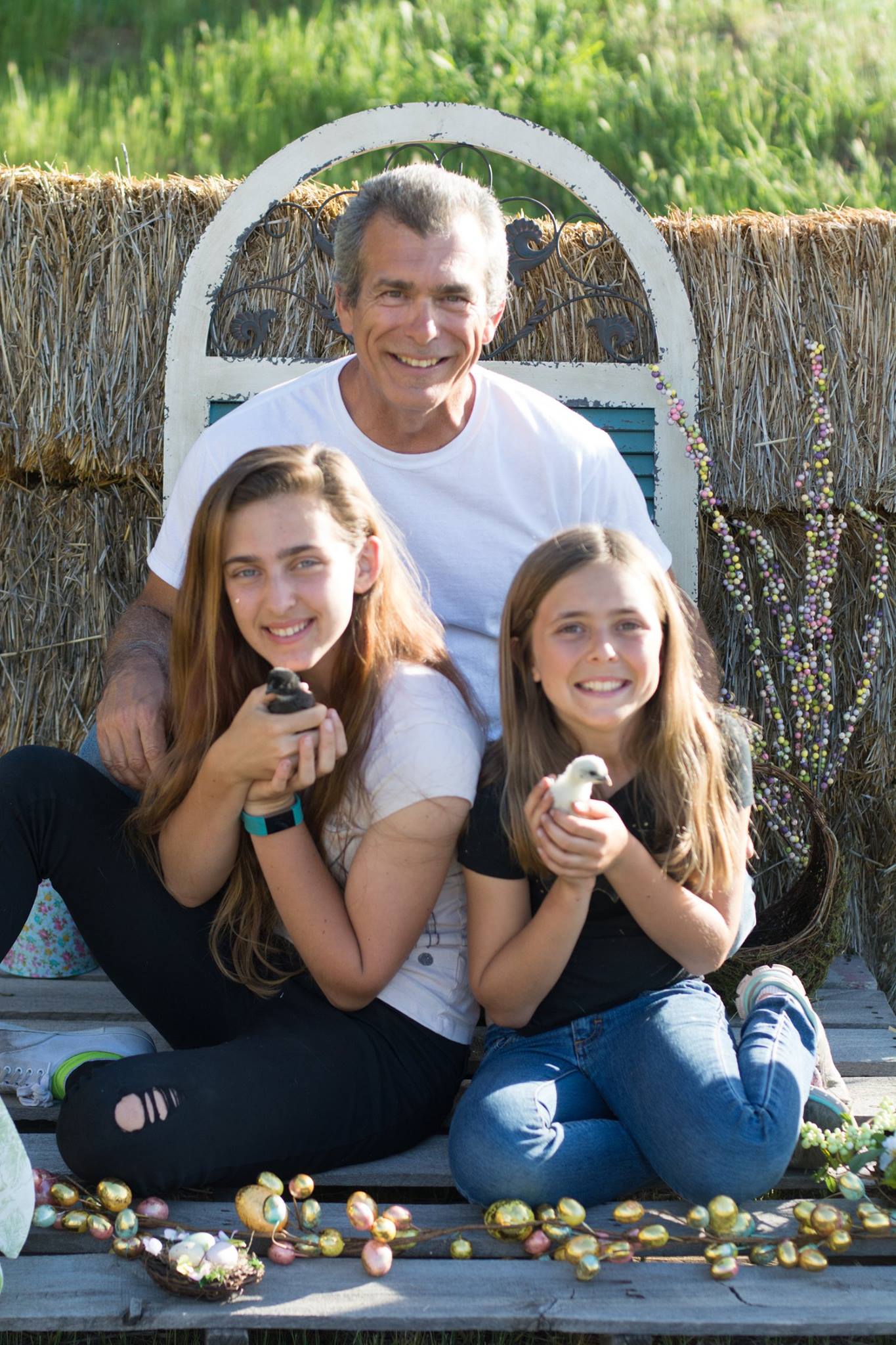Dad and daughters 